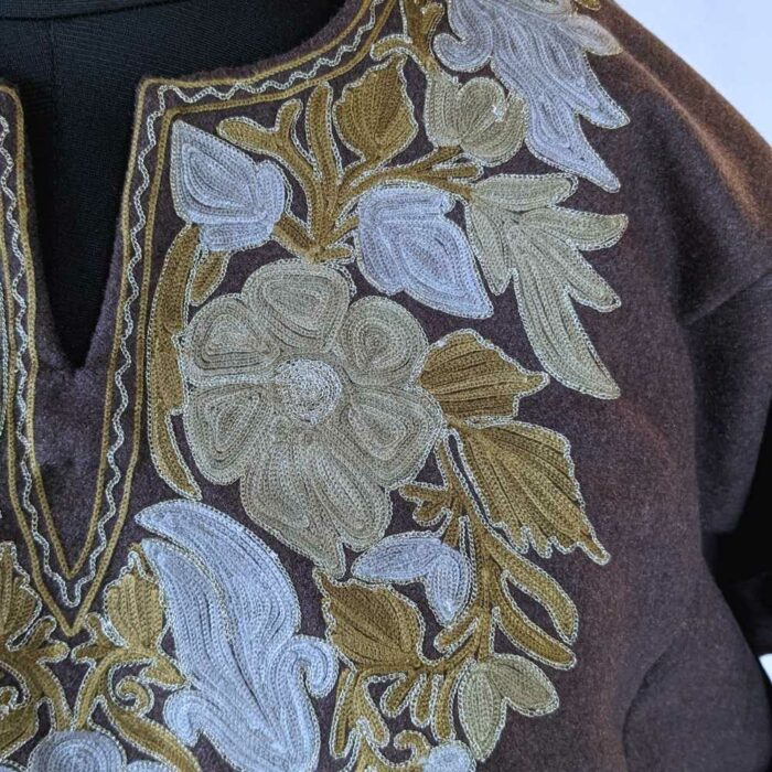 Brownish Tweed Aari Zari Kashmiri Pheran - Image 3