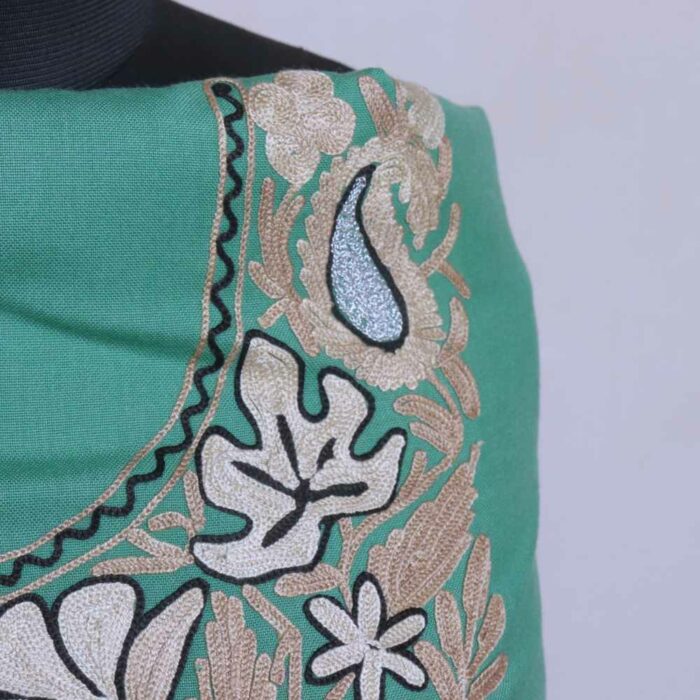 Green Chinar All over booti Kashmiri Suit With Aari Embroidery for Winter - Image 3