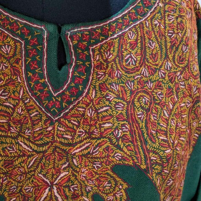 Green Chinari Pure Wool Kashmiri Sozni Handwork Designer Pheran - Image 4