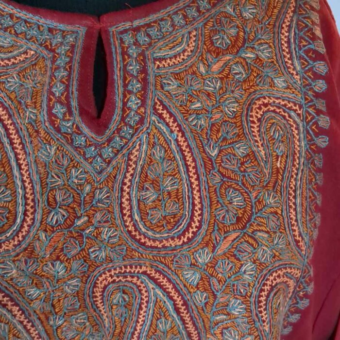 Maroon Posh Badami Wool Kashmiri Sozni Handwork Designer Pheran - Image 3