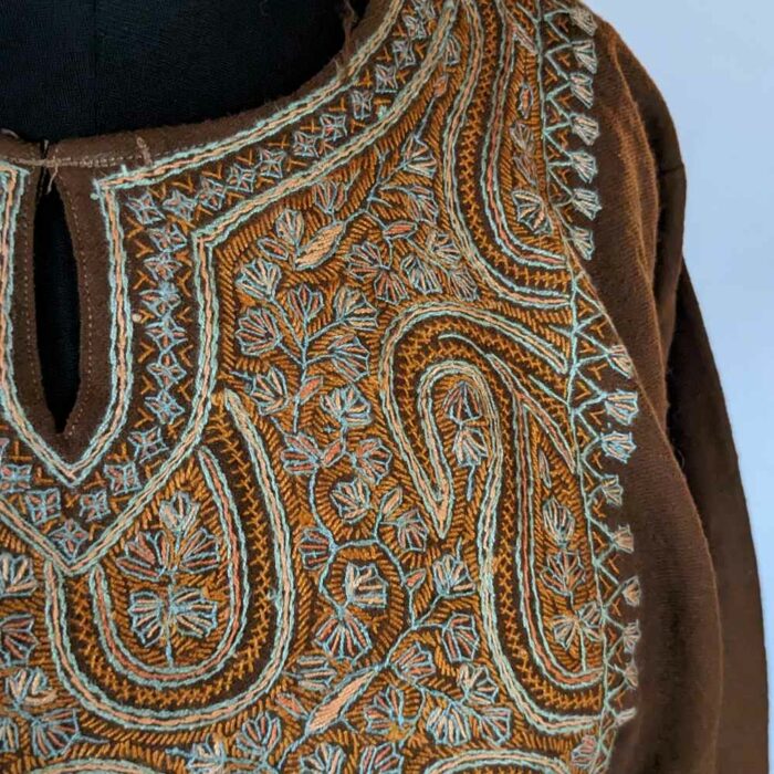 Brown Badami Pure Wool Kashmiri Sozni Handwork Designer Pheran - Image 2