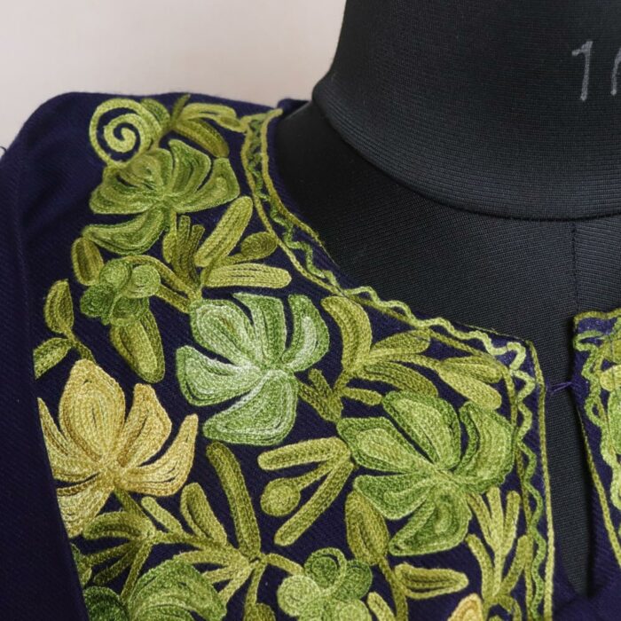 Blue Chinar baagh Kashmiri Pheran with Green Aari Embroidery - Image 3