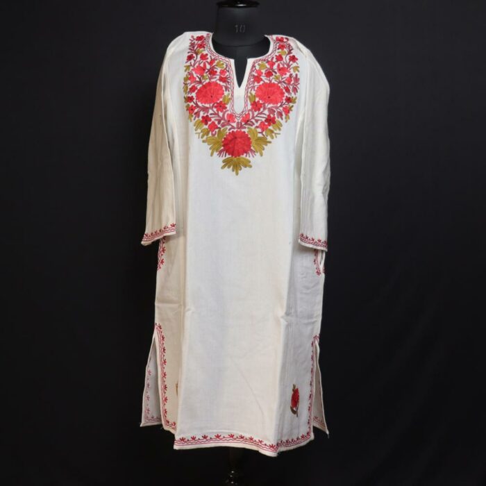 Ivory Bloom: White Kashmiri Pheran with Floral Aari Embroidery