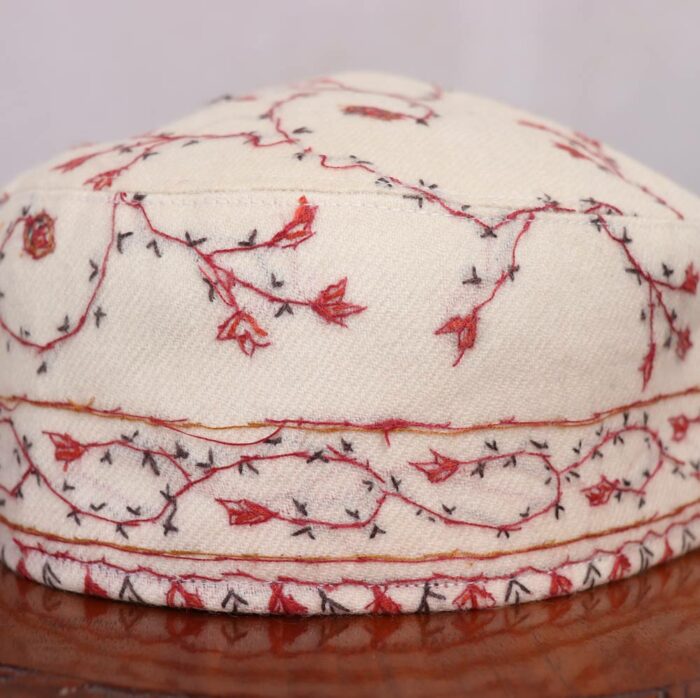 Exquisite Kashmiri Cap with Sozni Handwork in Elegant White Toosha - Image 2