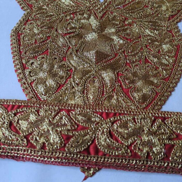 Red Shalimar Tilla Patch With Border 3.5m - Image 2
