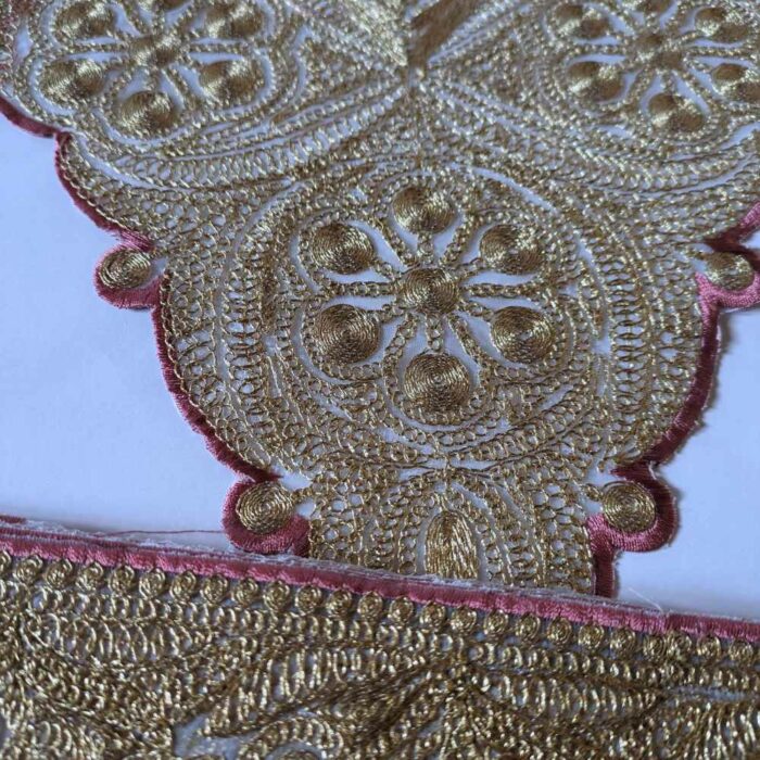 Amara Peach Outline Golden Tilla Patch With Border 3m - Image 2