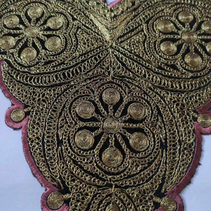 Golden Amara Peach Outline Tilla Patch With Border 3m - Image 2