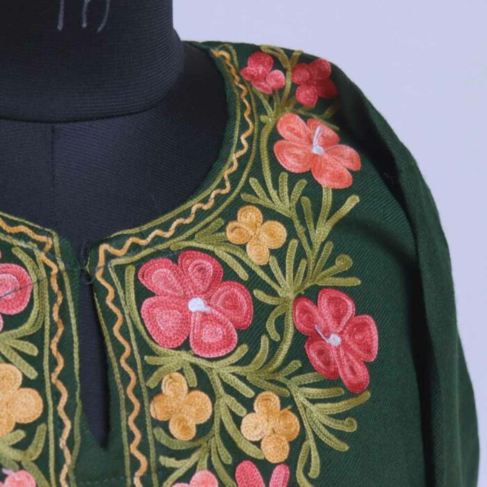 Green Raffal Balgarden Kashmiri Phiran Co-ord Set - Image 3