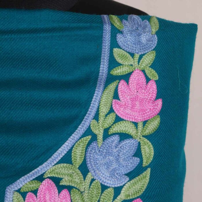 Green Gulabi Balgarden Woolen Kashmiri Suit With Aari Work - Image 2