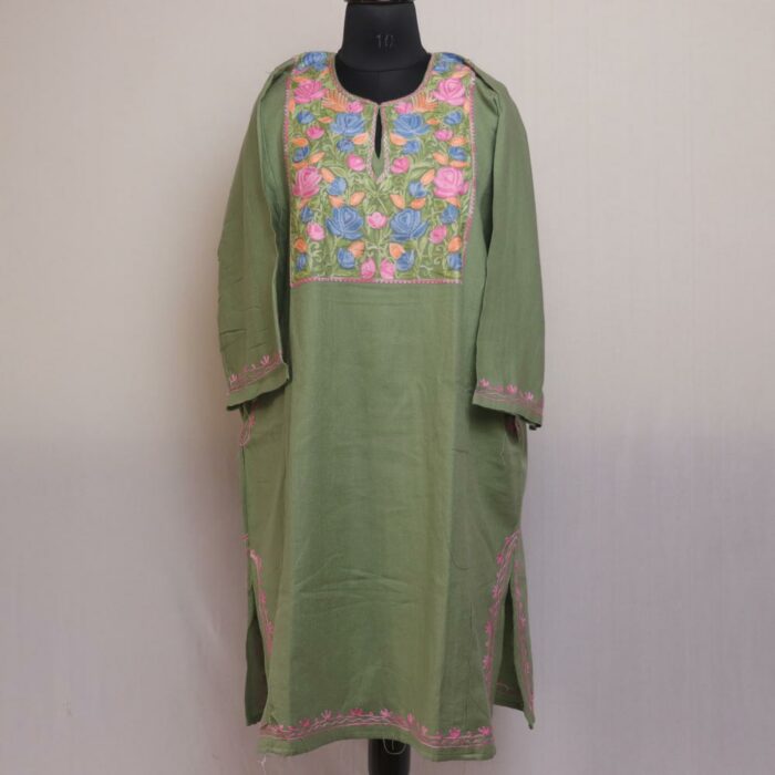 Light Green Box Naal Kashmiri Pheran With Aari Work