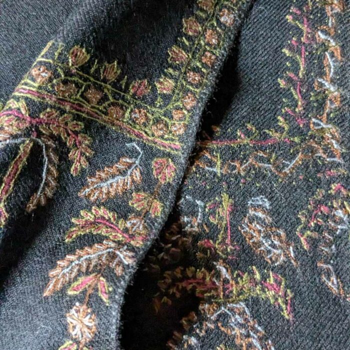 Black Sozni Woolen Muffler - Image 2