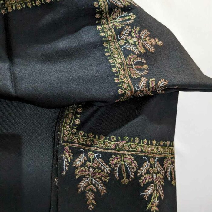 Humayun Black Sabz Hand Sozni Woolen Muffler - Image 2