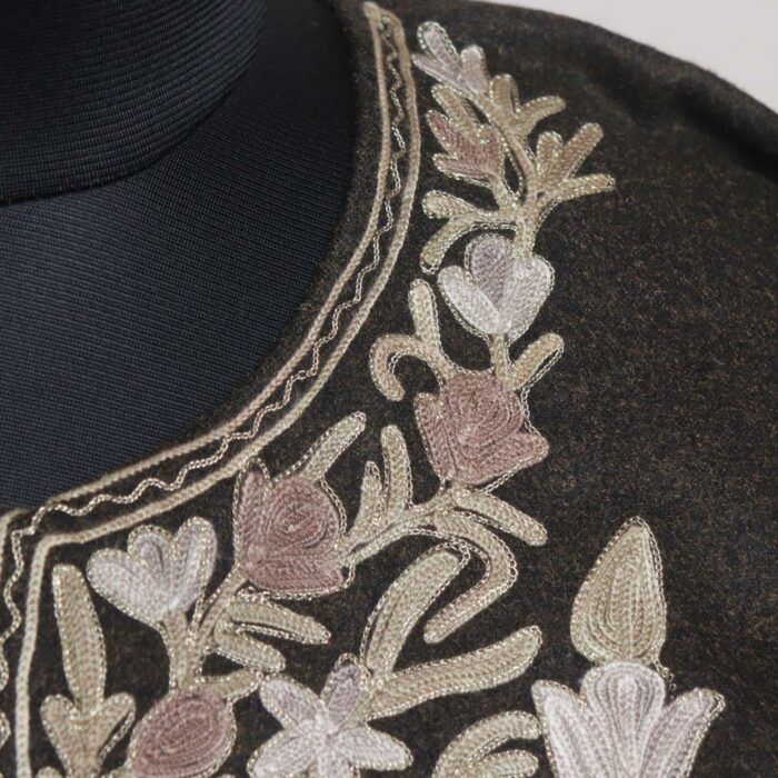 Olive Green Tweed Aari Zari Kashmiri Pheran - Image 3