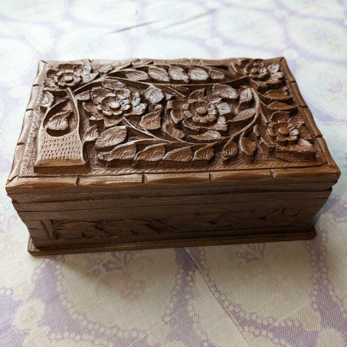 Doldar Handmade Walnut Wood Jewelry Box