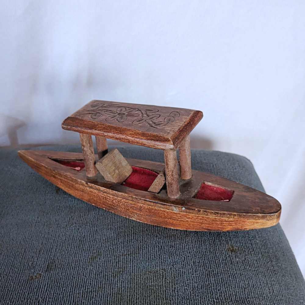 Kashmiri Wooden Shikara Boat - Image 3