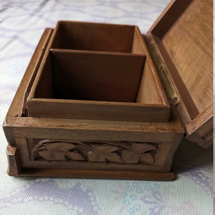 Doldar Handmade Walnut Wood Jewelry Box - Image 3