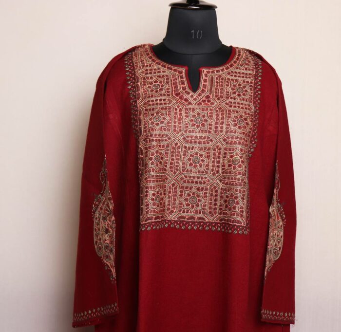 Kashmiri Embroidery Pheran- Maroon Raffal Hand Sozni Kashmiri Art - Image 2