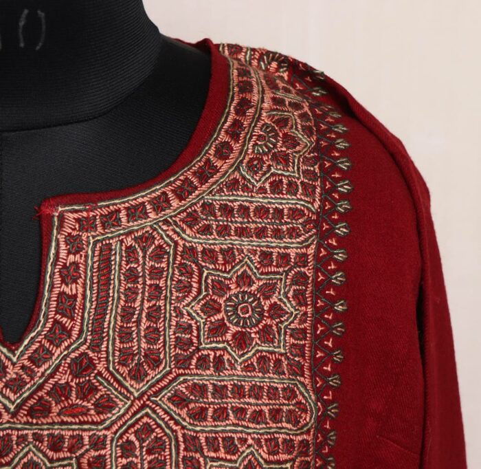 Kashmiri Embroidery Pheran- Maroon Raffal Hand Sozni Kashmiri Art - Image 3