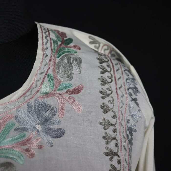 White Kashmiri Co-ord Set with Aari Work - Image 2