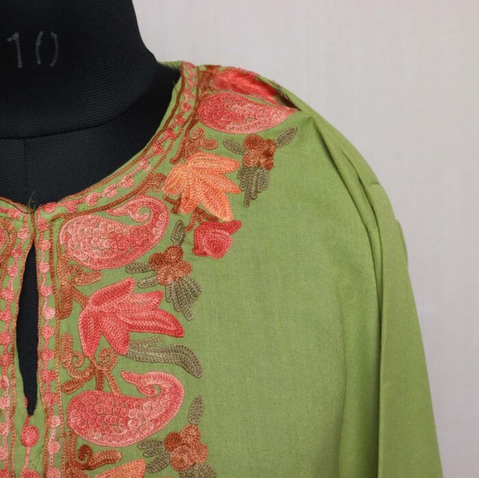 Green Summer Cotton Kurta with Kashmiri Aari Embroidery - Image 3