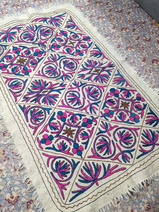 Aru Namda 6×4Ft Pure Wool Handmade Aari Embroidered