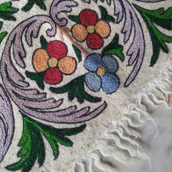 Luxury Namda Sabz 6×4Ft Pure Wool Double Work Handmade Aari Embroidered - Image 2