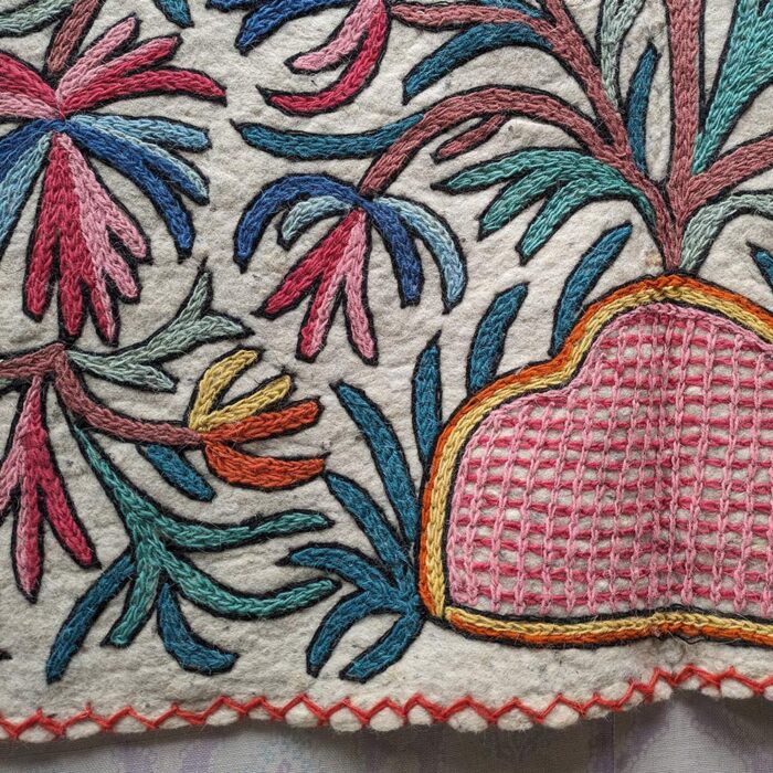 Luxury Namda Zaina 6×4Ft Pure Wool Double Work Handmade Aari Embroidered - Image 2