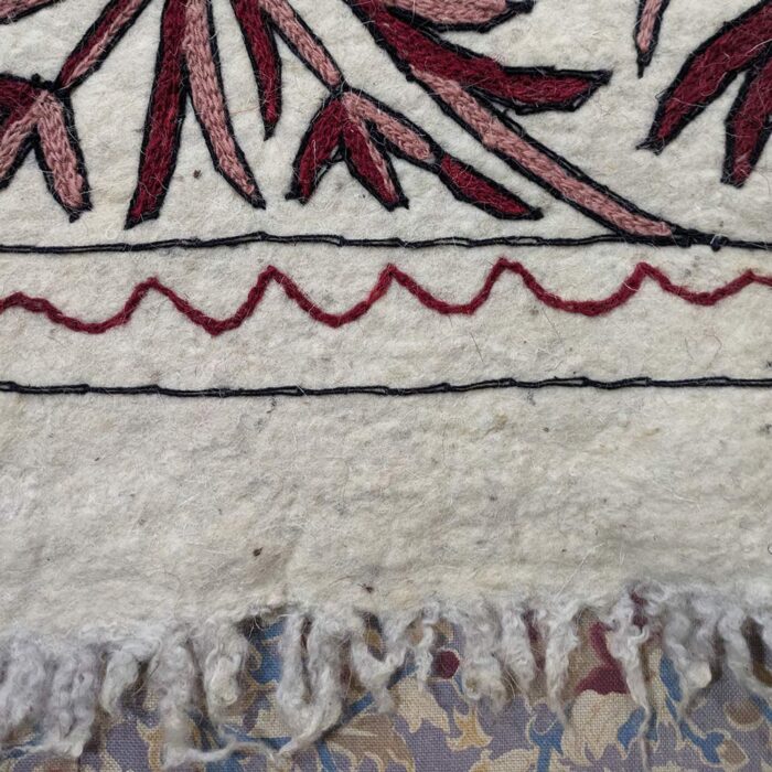 Kupwara Namda 6×4Ft Pure Wool Handmade Aari Embroidered - Image 3