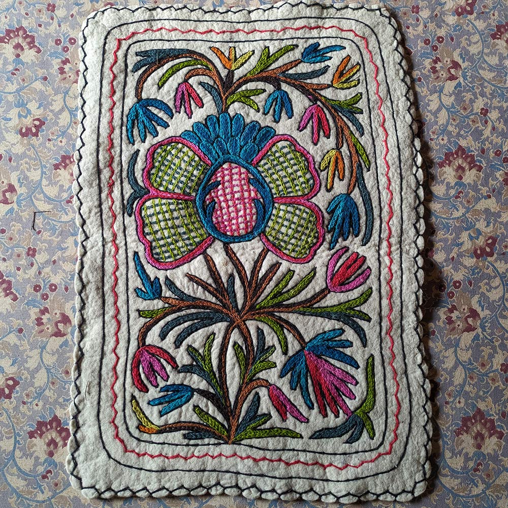 Posh Rugs Big Posh II Namda Handmade Aari Embroidered Wool Rug 3x2 - Gyawun