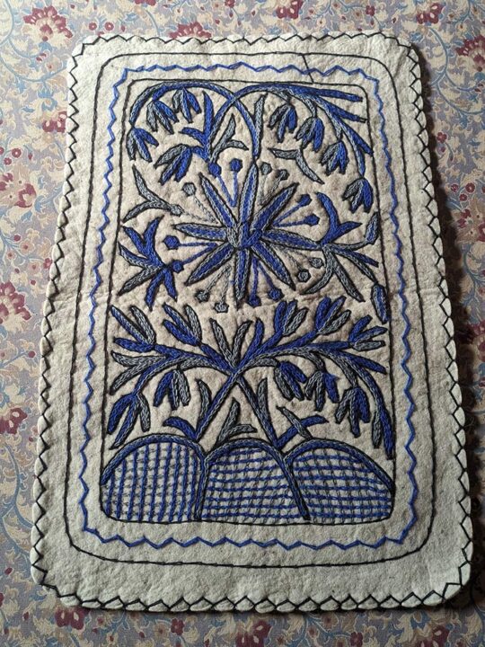 Aabi Namda Handmade Aari Embroidered Wool Rug 3x2