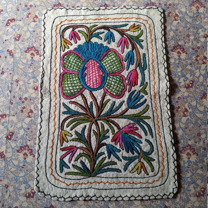 Bodposh Namda Handmade Aari Embroidered Wool Rug 3x2 - Gyawun