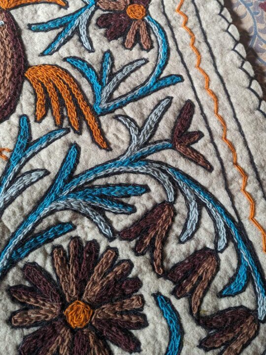 Shahi Namda Handmade Aari Embroidered Wool Rug 3x2 - Gyawun