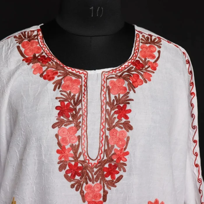 White Short Stylish Embroidered Kaftan - Image 2