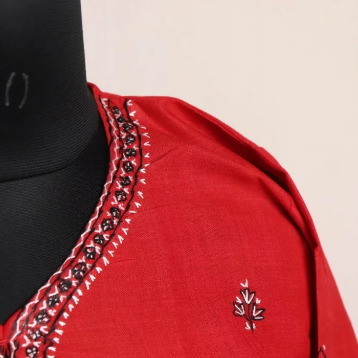 Red Kashmiri Sozni Embroidered Cotton Kurta - Image 3