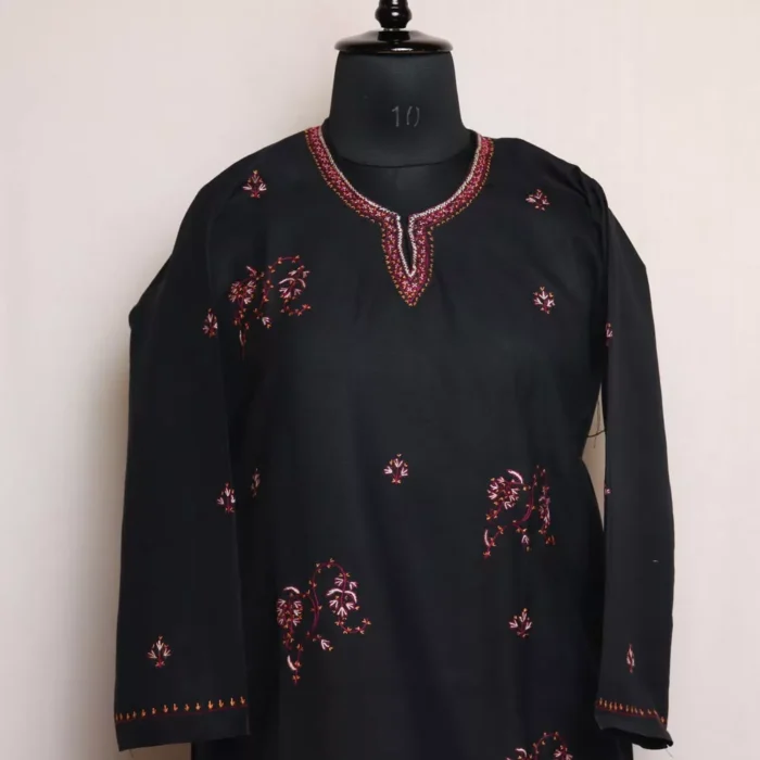 Tulmul Black Kashmiri Cotton Kurta with Sozni Handwork - Image 2