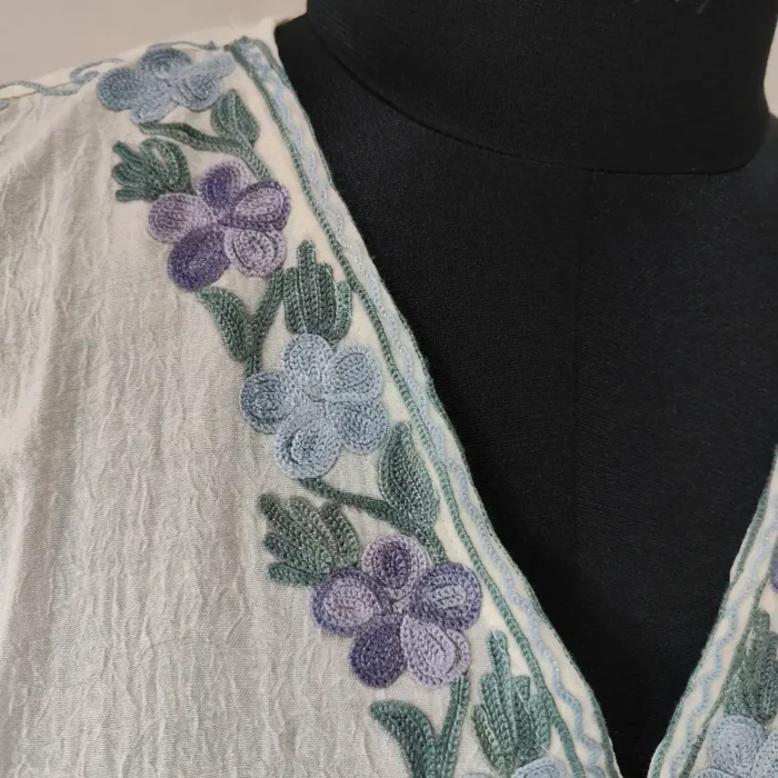 White Daman Girls Crush Cotton Short Kaftan for Summer With Kashmiri Embroidery - Image 3