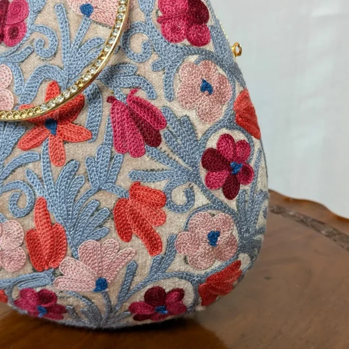 Aari Embroidered Bisma Oval Bag With Long Chain - Image 2
