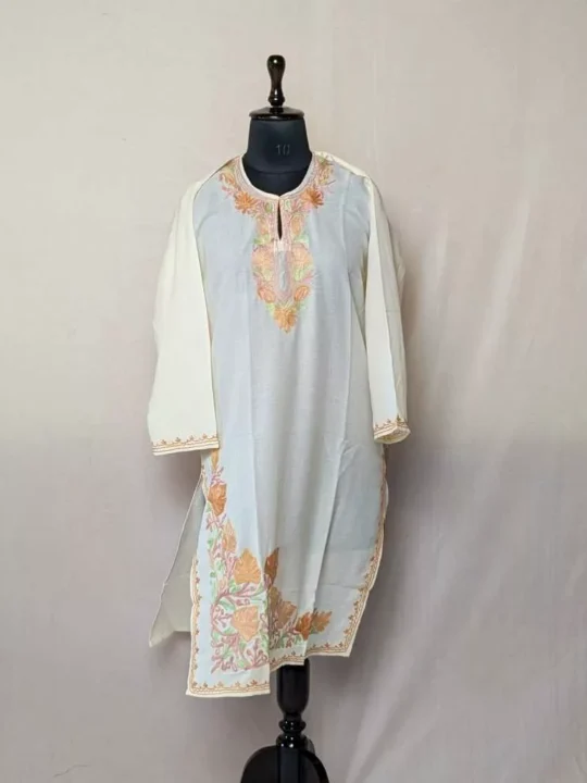 Nadira Off White Summer Kurta with Pur Chinar Damaan Aari Embroidery