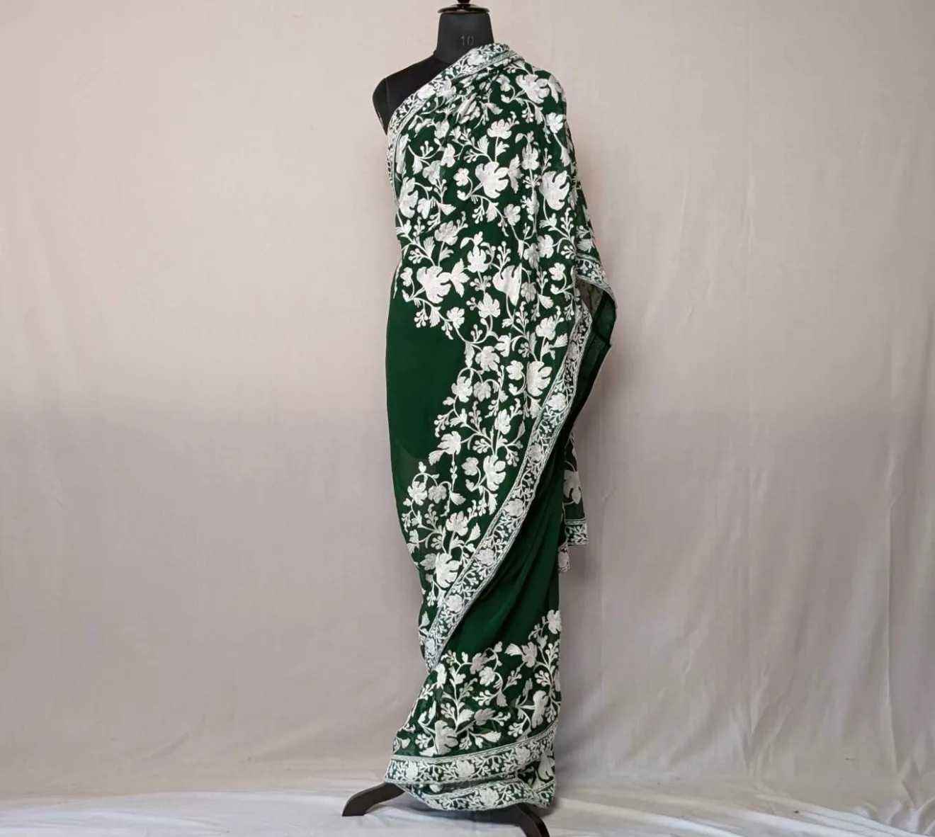 Green Bahara Chinari Georgette Saree With Kashmiri Aari Embroidery - Image 2