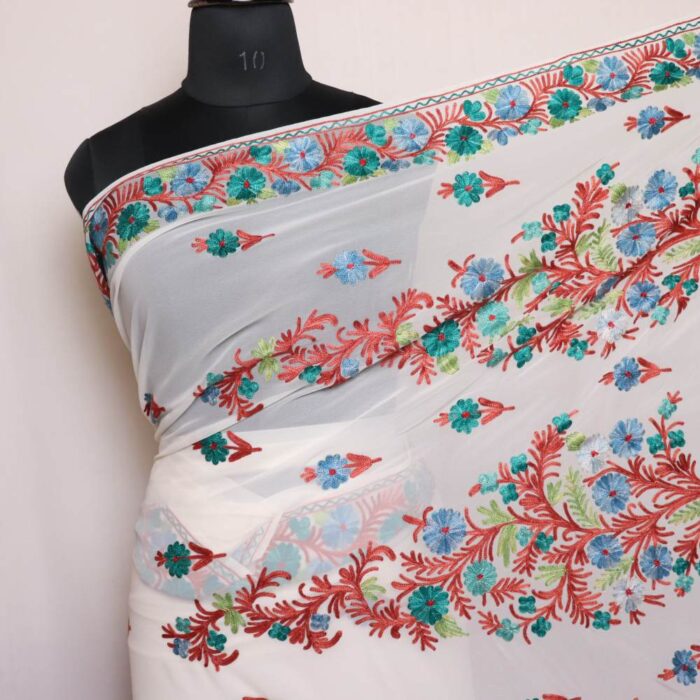 White Georgette Saree With Small Flowers in Aari Embroidery - Khizan Collection - Image 5