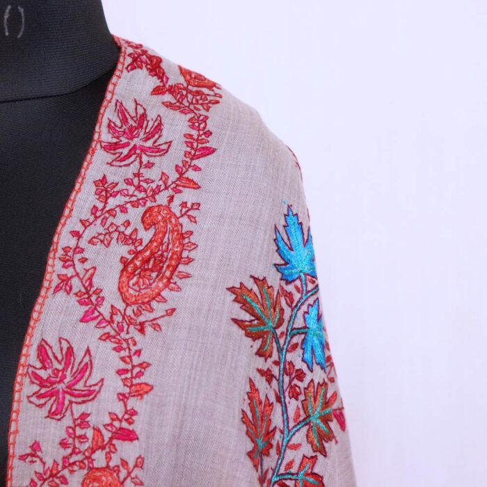 Natural Kashmiri Shawl | 9 Lines Chinar Needle Paper Machie Sozni Work - Image 4
