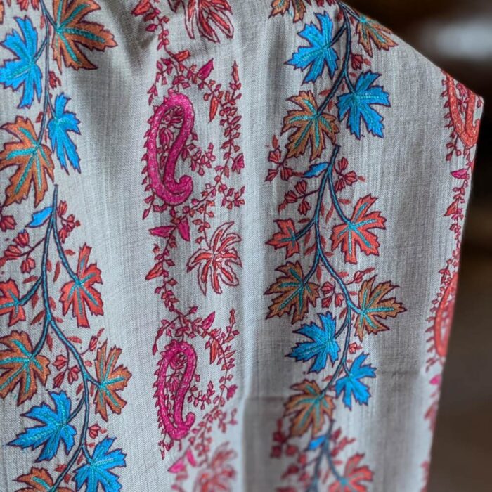 Natural Kashmiri Shawl | 9 Lines Chinar Needle Paper Machie Sozni Work - Image 5