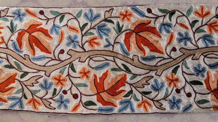 Mahapara Chainstitch Silk Handmade Runner 4×1ft - Image 3
