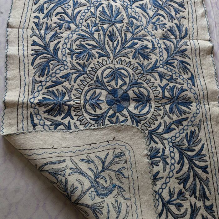 Nilnag Namda 6×4Ft Pure Wool Handmade Aari Embroidered - Image 3