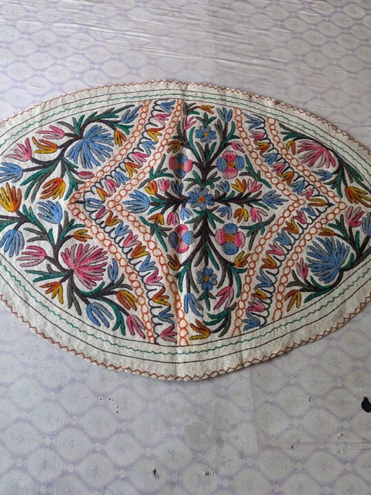 Badamwari Oval Kashmiri Wool Namda 6×4Ft- Handmade Aari Embroidered