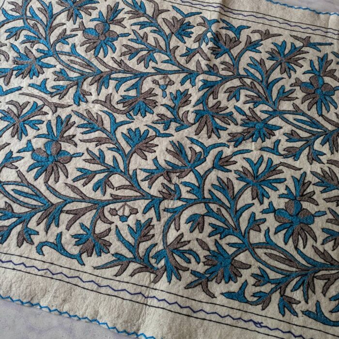 Wular Namda 6×4Ft Pure Wool Handmade Aari Embroidered - Image 3