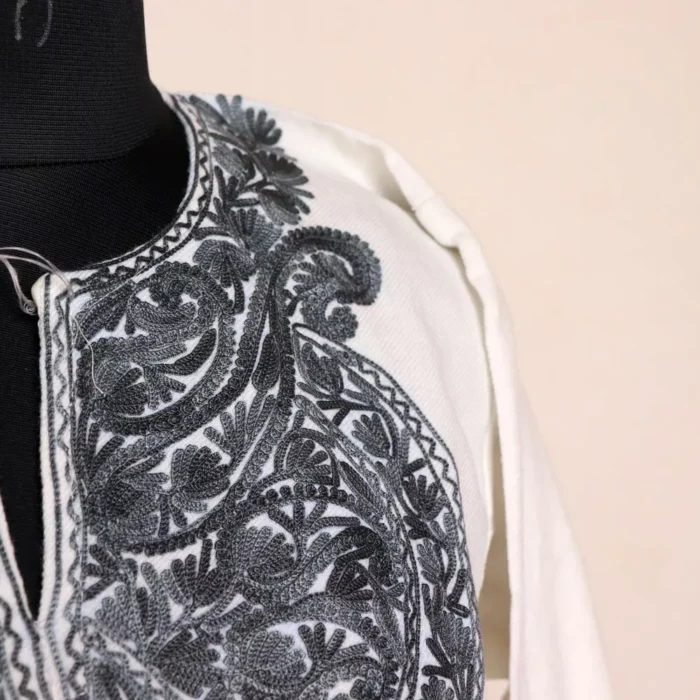 White Kashmiri Pheran For Women -  Cashmilon with Aari Work | Khoobsurat Collection - Image 3