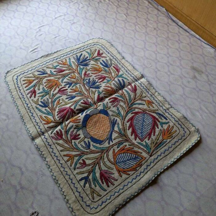 Badaposh Kashmiri Namda Rug | Hand Aari Embroidered (4*3 feet) - Image 2