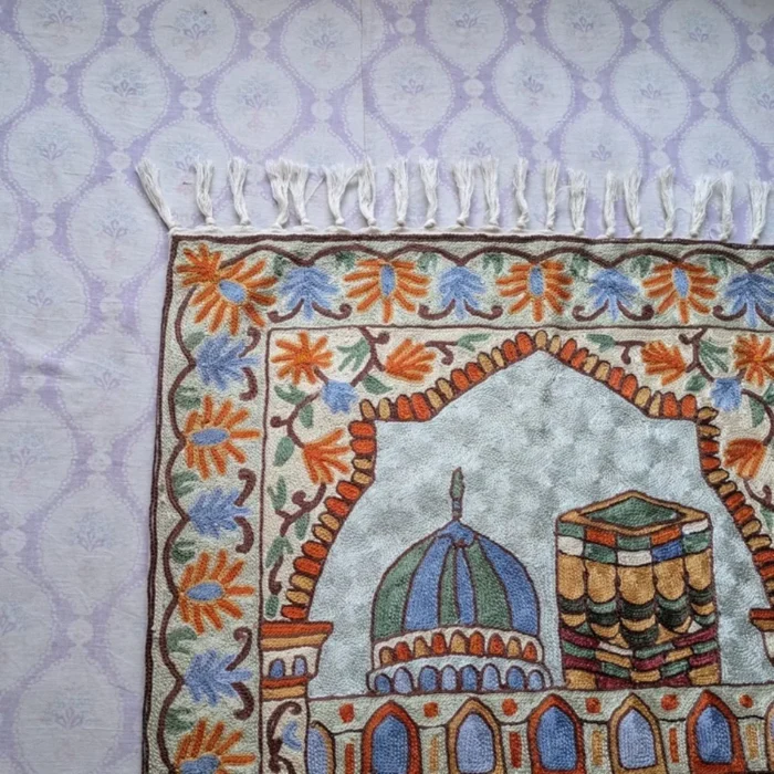 Kashmiri Handmade Prayermat- Hand Embroidered Chain Stich 3x2ft - Image 3