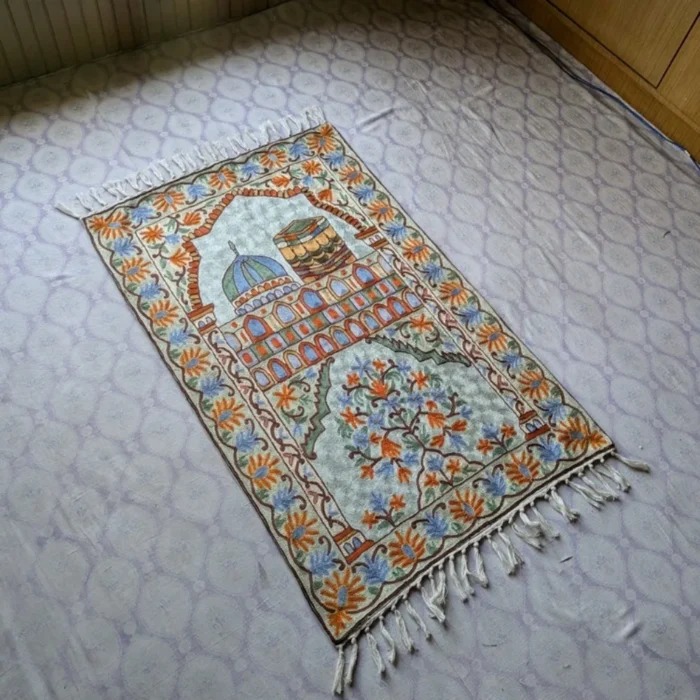 Kashmiri Handmade Prayermat- Hand Embroidered Chain Stich 3x2ft - Image 2